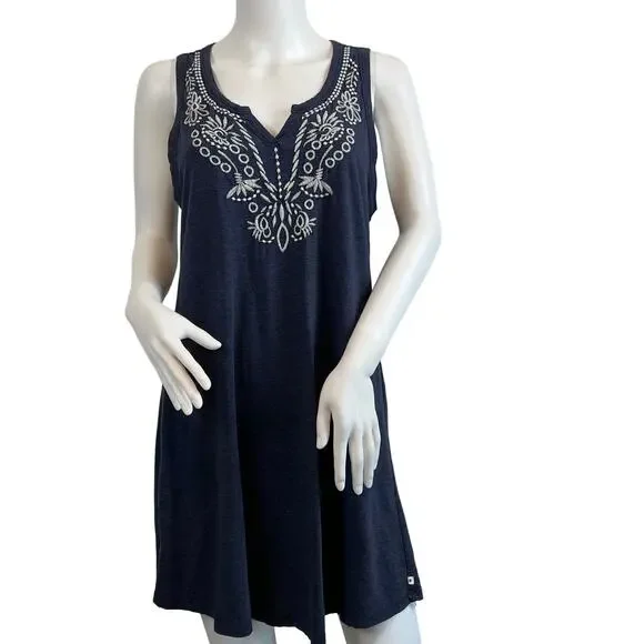 green emerald velvet dress 12 Season Color Analysis | Indigo Tones